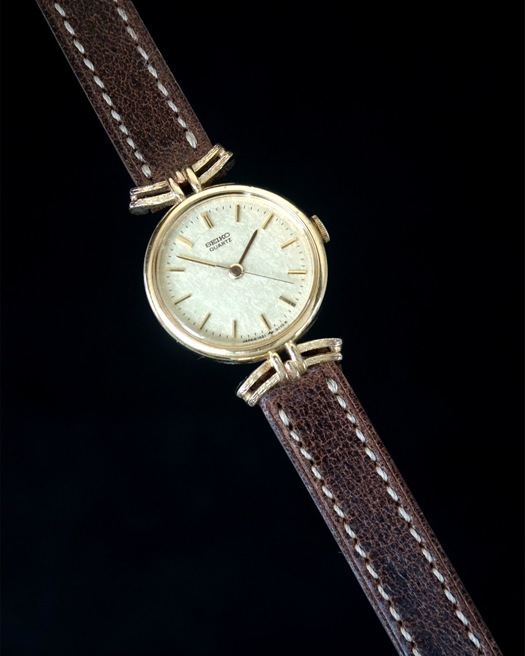 Seiko Ladies Snowflake Gold - Image 3
