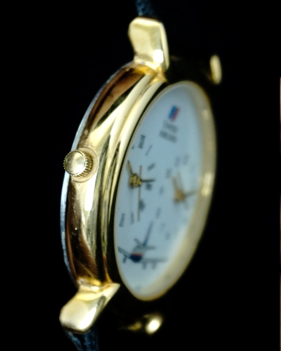 United Airlines Dualtime Vintage Swiss Quartz - Image 7
