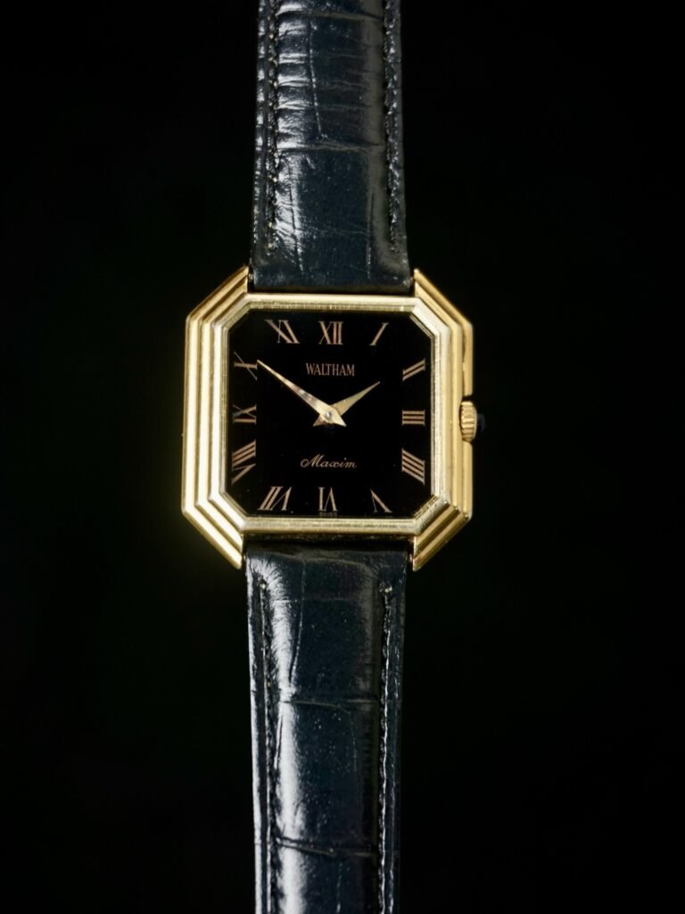 Waltham Stepped Ceinture Style