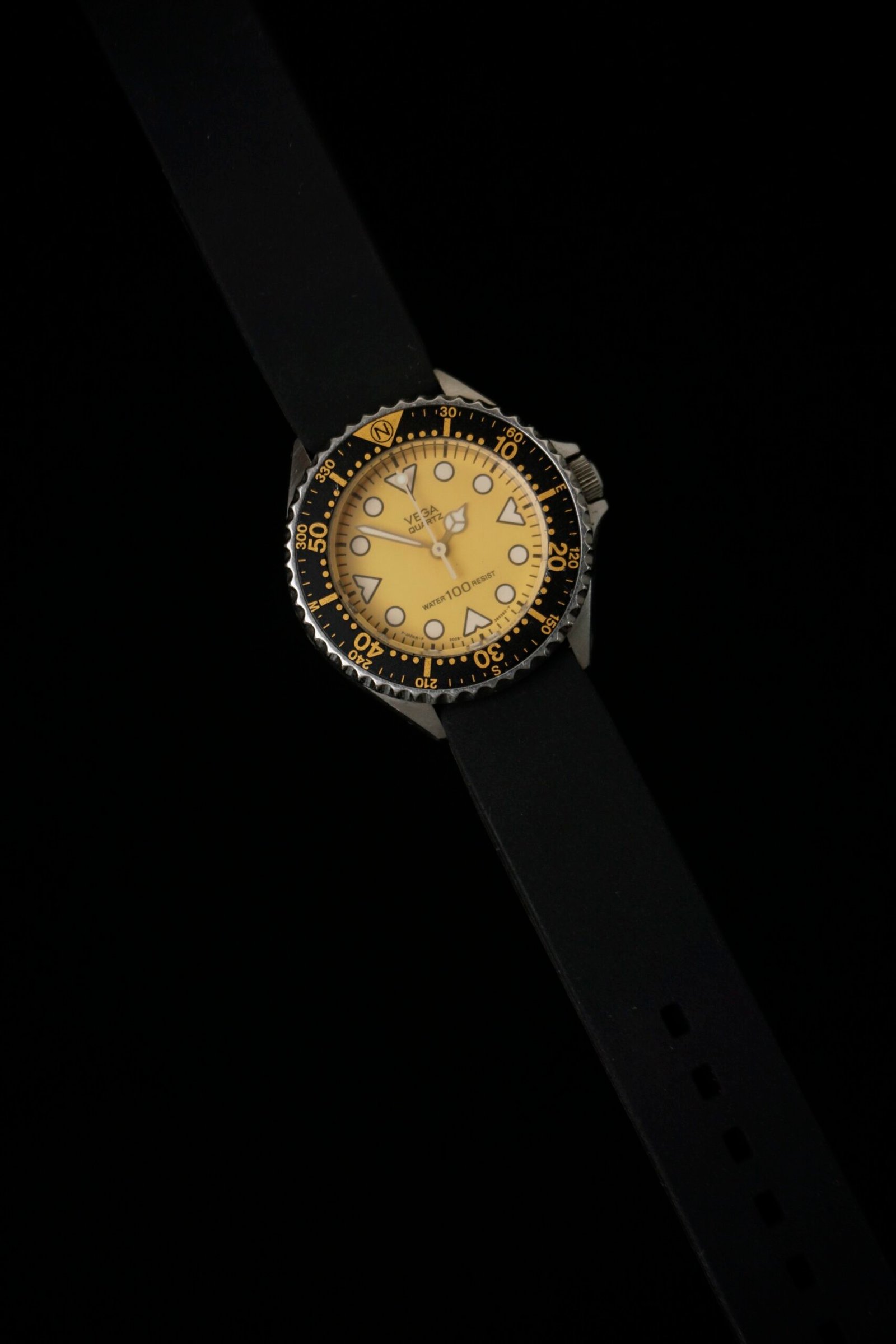 Citizen Vega Midsize Diver Yellow Dial - Image 6