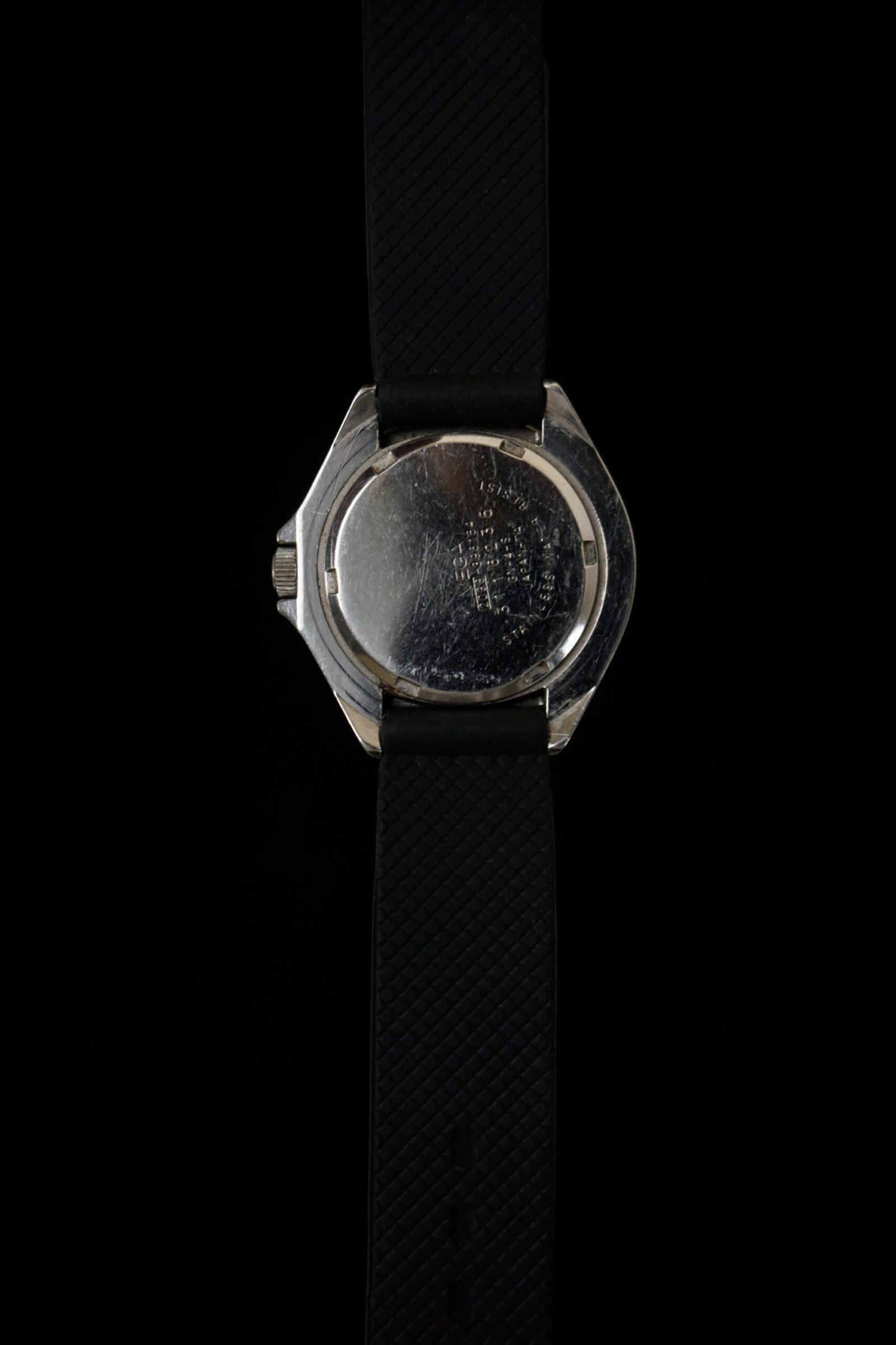 Citizen Vega Midsize Diver Yellow Dial - Image 9