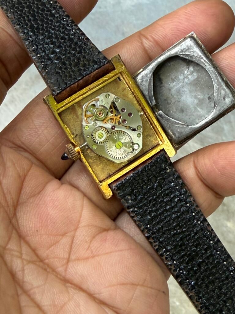 Supreme Tank Watch